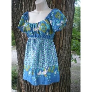 Super Cute Off-The-Shoulder, Comfy, Updated Vintage, Peasant Style Top - Small